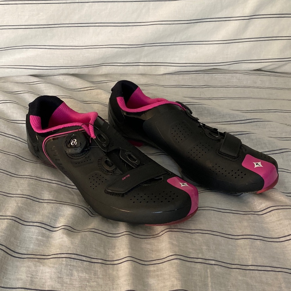 Specialized Twist Women’s Size P Black and Pink Clip In Cycling Shoes